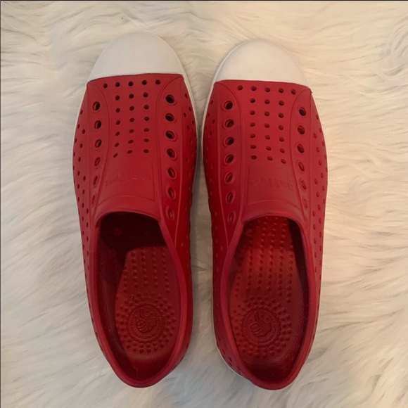Native red Jefferson slip on shoes - Picture 4 of 7